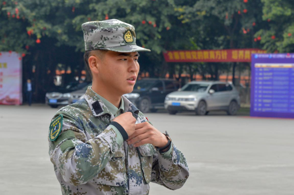 新華“三教三訓”之軍訓|揮灑汗水書寫迷彩青春！